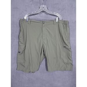 Columbia Shorts PFG Omni-shade walking/ hiking cargo shorts Men's 44